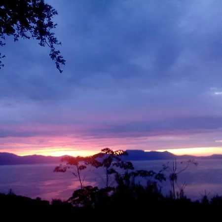 Ellenas- نِكيانا