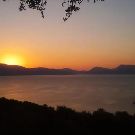 Ellenas- ホームステイ ニキアナ